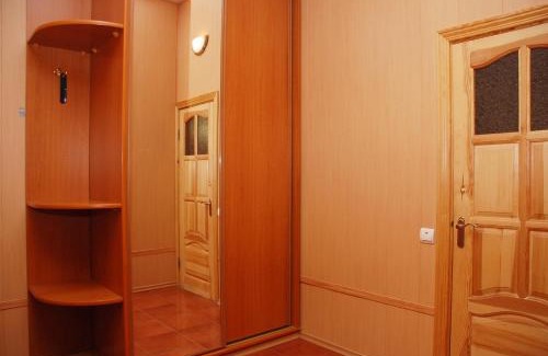 Obolons'kyi District House | Top-Rated House on Bohatyrska Street with Pool & Hot Tub