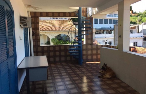 Prainha House | Seaside Retreat: Pet-Friendly House by the Beach