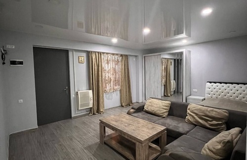 Tbilisi Apartment | Cozy House In Dadiani Street - Pet Friendly & Family Ready