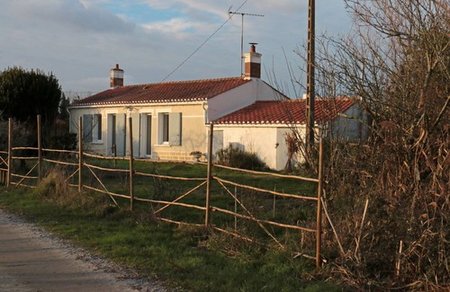 Saint-Hilaire-de-Riez House | Oceanfront House in the Breton Marais Vendéen - 10/10 Rated