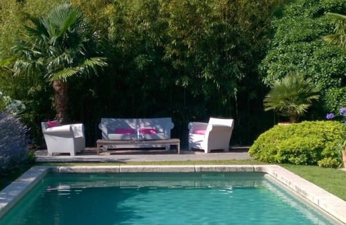 Villeneuve-les-Avignon House | Indulge in Comfort at House in Provence with Private Pool