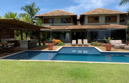 Farol House | Relaxing Retreat at Casa das Piscinas Naturais, Praia do Forte