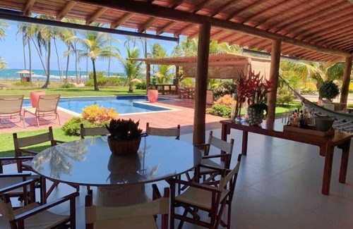 Farol House | Relaxing Retreat at Casa das Piscinas Naturais, Praia do Forte