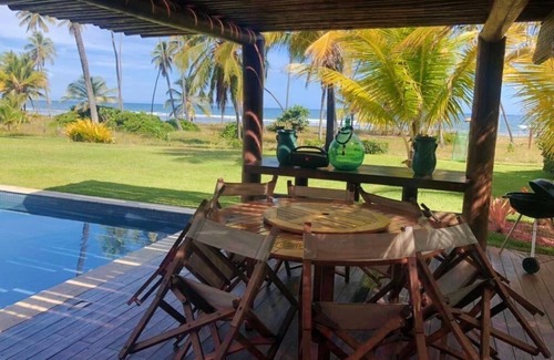 Farol House | Relaxing Retreat at Casa das Piscinas Naturais, Praia do Forte