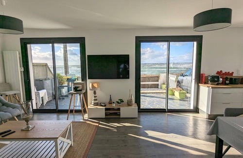 Le Fort Bloque House | Seaside Retreat with Ocean Views and Pool Access