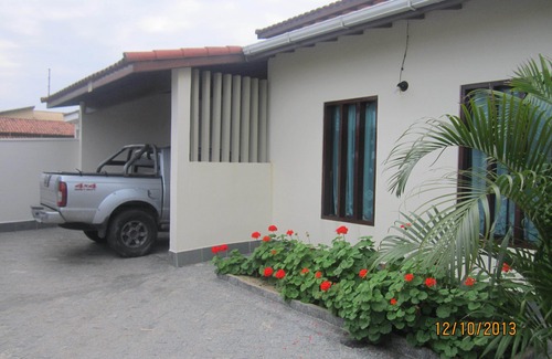 Cibratel II House | Oceanfront House at Itanhaém Beach with Pool & Spa