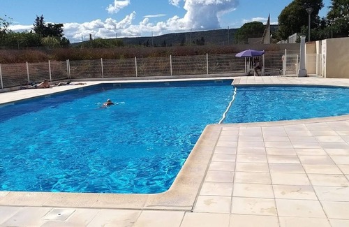 Vic-la-Gardiole House | Cozy House in a Gated Community with Pool & Breakfast