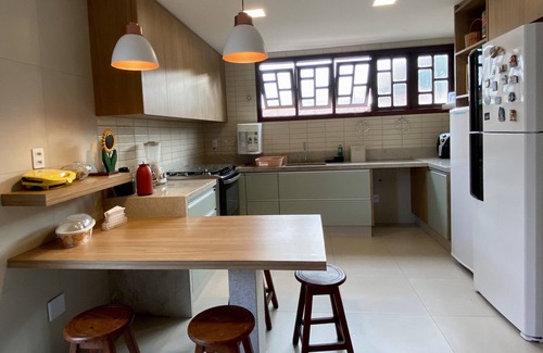 Canto do Mar House | Family-Friendly House in Guarajuba with Pool & Barbecue