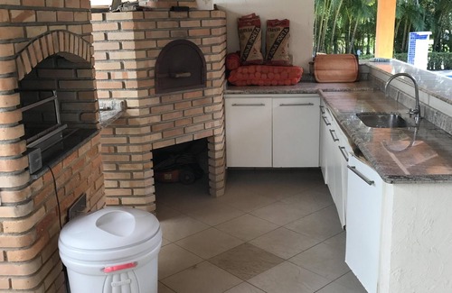 Vista Linda House | Beachfront House in Hanga Roa with Family-Friendly Amenities