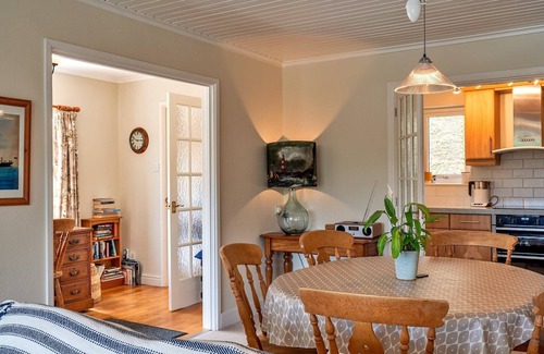 Truro House | House in Malpas with Creek Views & Hot Tub