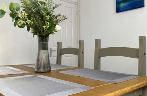 Gillingham Apartment | Inviting House in Medway - Pet and Child Friendly Stay