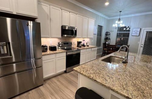 Midland House | Relax in Midland TX: Inviting House with Pool & Hot Tub