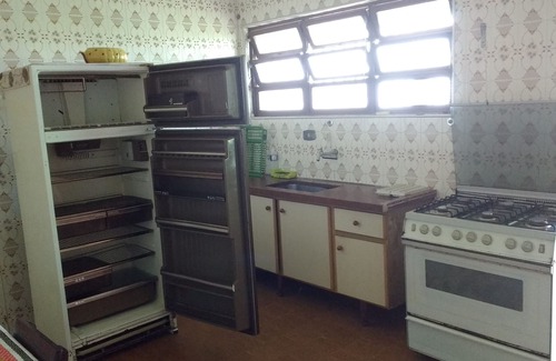 Vila Anhanguera House | Oceanfront House at Mongaguá Beach with Kitchen Amenities