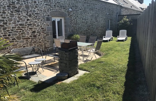 Saint-Broladre House | Beautiful House in Mont Saint Michel Bay for Up to 6 Guests