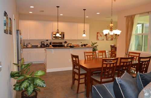Sao Paulo House | Inviting House in Orlando - Close to Disney with Pool