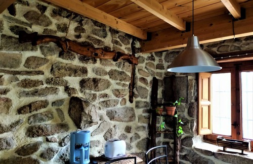 Peguerinos Cottage | Inviting House in Peguerinos: Hot Tub, Garden & Fireplace