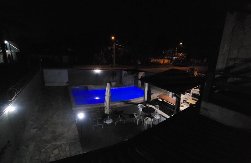 Balneario Praia do Pernambuco House | Unwind at House in Pernambuco Beach with Oceanfront Pool