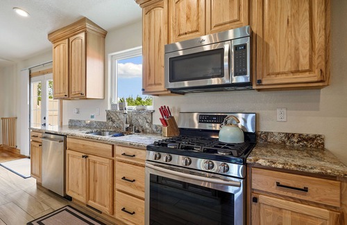 Colorado Springs House | Experience a Cozy House in Peyton with Theater & Mountain Views
