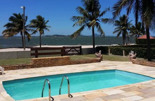 Praia Seca House | House in Praia Seca: Relax by the Lagoa with Pool Access