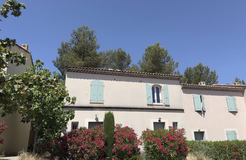 Pont Royal House | House in Provence with Pool and Air Conditioning