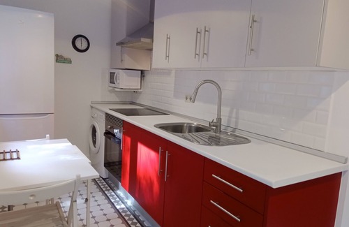 Brion Cottage | Peaceful Retreat with Spa and Child-Friendly Amenities