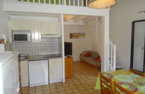 Moliets-et-Maa Cottage | Peaceful Retreat Near Ocean with Pool and Kitchen Amenities
