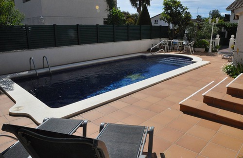 El Roc de Sant Gaieta House | Inviting House in Roda de Berà with Private Pool & Tennis
