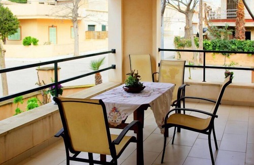S'illot House | House in S'Illot near Sandy Beach