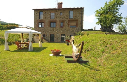 Borgo San Lorenzo Apartment | Discover The Chestnuts of the Doctors - Family-Friendly Stay