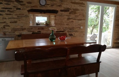 Lourenza House | Guest Rated: 10/10 House in the Village with Terrace & Yard