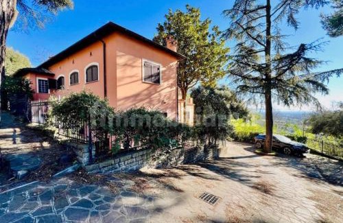 Lake Garda House | Explore History: House in the Archaeological Area