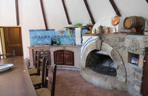 Dorgali Apartment | Tranquil Countryside Retreat with Child-Friendly Amenities
