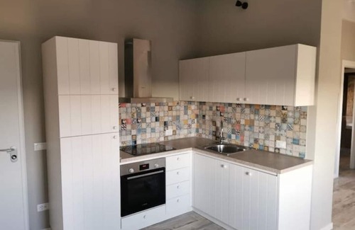 Caprino Veronese Apartment | Relaxing Retreat Near Lake Garda with Hot Tub & Spa