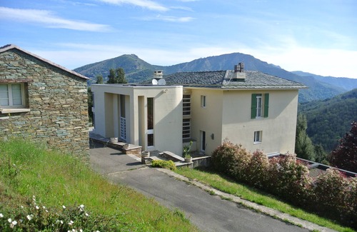 La Porta House | Inviting House in the Heart of Castagniccia with Pool