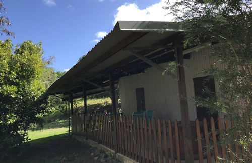 La Foa House | Serene House Nestled in Nature - Family-Friendly Retreat