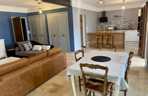 Mouries House | Ideal Retreat in the Heart of the Alpilles with Pool