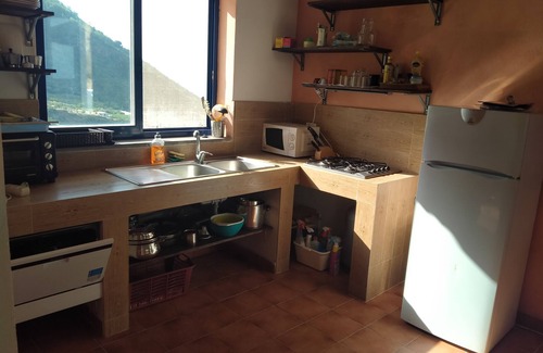 Leni House | Idyllic House in the Hills with Vineyard and Pool