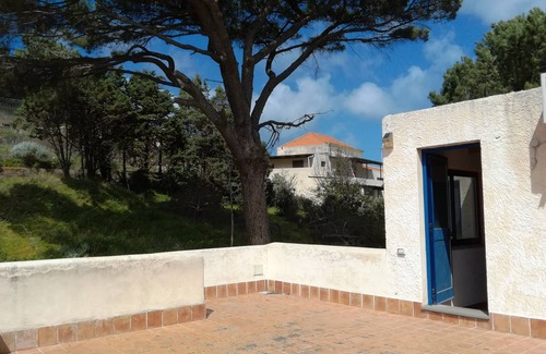 Leni House | Idyllic House in the Hills with Vineyard and Pool