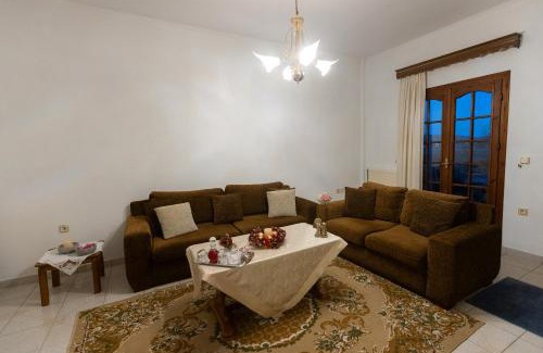 Trikala House | Welcoming House in the Village - Family Friendly Retreat