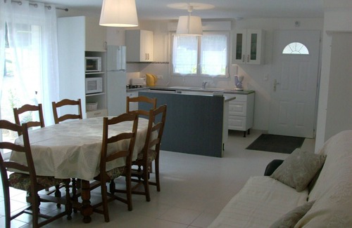 Theix-Noyalo House | Discover House in Theix: Oceanfront Retreat with Spa