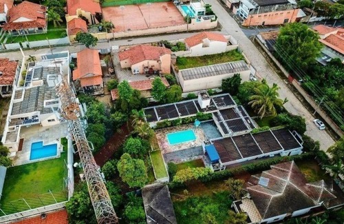Lorena House | Relaxing Getaway with Pool and Barbecue in Lorena-SP