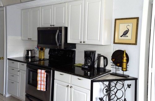 Venice Gardens House | Waterfront House in Venice Gardens with Heated Pool & Wi-Fi
