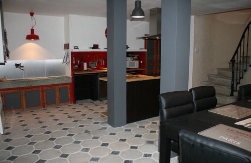 Margon House | Explore HOUSE JO-LI: Pet-Friendly Retreat near Castle Margon