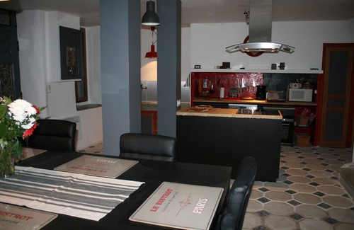 Margon House | Explore HOUSE JO-LI: Pet-Friendly Retreat near Castle Margon