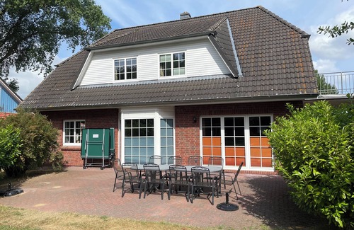 Sehlendorf House | House Jonne: Oceanfront Retreat with Spa & Hot Tub