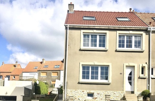 Equihen-Plage House | Seaside Retreat at House La Margaret with Pool & Views
