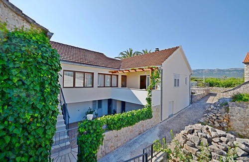 Vrboska House | Idyllic House Lara: Oceanfront Retreat in Vrboska, Hvar