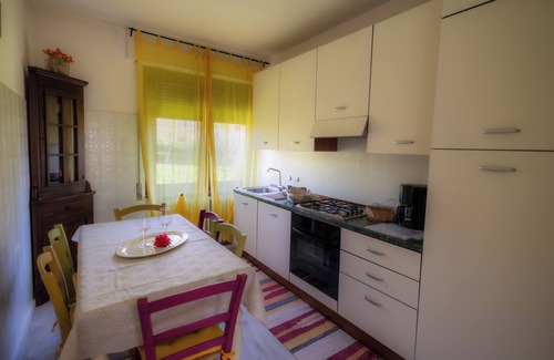 Colico Piano House | Lakefront Retreat: House Laura with Ocean Views & Breakfast