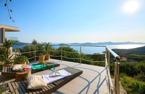 Brsecine House | Discover House Lilla: 4-Star Comfort with Pet-Friendly Perks