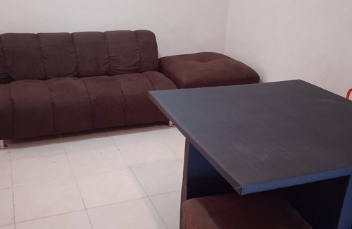 El Salto House | Convenient Stay Just 10 Minutes from the Airport